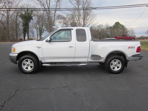 Used 2002 Ford F150 Lariat image 1