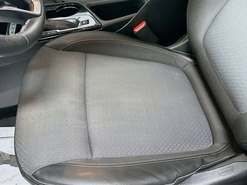 Used 2022 Buick Encore GX Preferred w/ Cold Weather Comfort Package AWD/4WD image 22