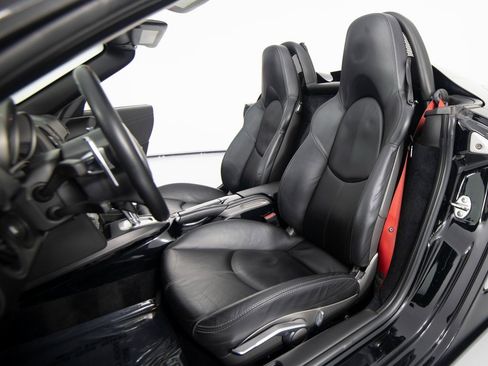 Used 2011 Porsche Boxster Spyder image 36