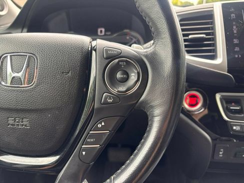 Used 2017 Honda Pilot Touring image 36