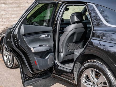 Used 2025 Genesis GV70 3.5T Sport AWD/4WD image 22