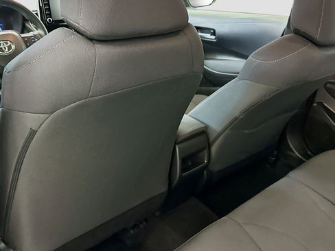 Used 2021 Toyota Corolla LE image 28