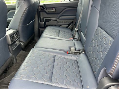 Used 2025 Toyota 4Runner Platinum AWD/4WD image 18