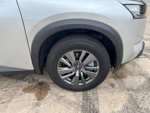 Used 2024 Nissan Pathfinder SV FWD image 21