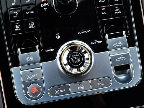 Used 2023 Bentley Continental GT Azure image 37