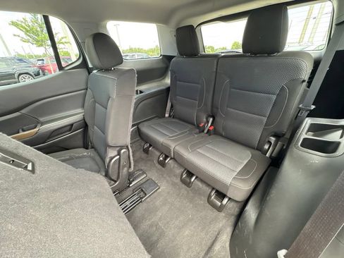 Used 2021 GMC Acadia SLE FWD image 17