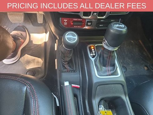 Used 2018 Jeep Wrangler Unlimited Rubicon AWD/4WD image 12