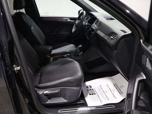 Used 2023 Volkswagen Tiguan SE R-Line image 21
