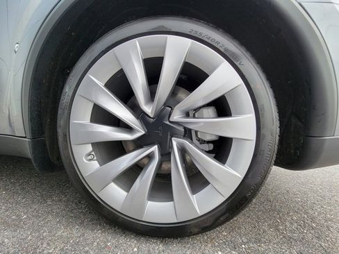 Used 2026 Tesla Model Y Long Range image 25