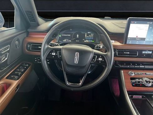 Used 2023 Lincoln Aviator Grand Touring AWD/4WD image 12