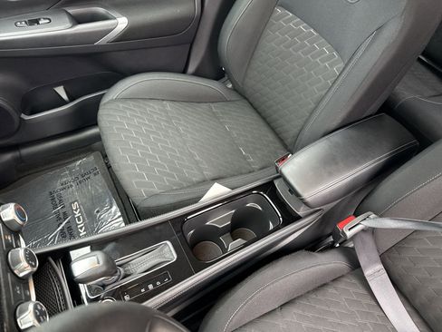Used 2024 Nissan Kicks SV FWD image 22