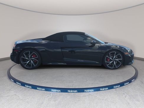 Used 2022 Audi R8 V10 w/ Premium Package image 5