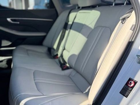 Used 2022 Hyundai Sonata Limited image 19
