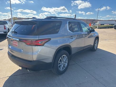 Used 2023 Chevrolet Traverse LT image 5