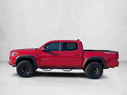 Used 2016 Toyota Tacoma TRD Off-Road image 9