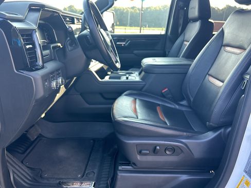 Used 2024 GMC Sierra 2500 AT4 image 14