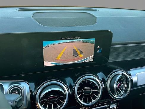 Used 2023 Mercedes-Benz GLB 250 GLB 250 image 11