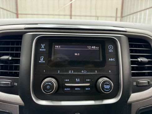 Used 2018 RAM 2500 Tradesman w/ Chrome Appearance Group AWD/4WD image 19