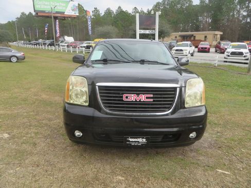 Used 2011 GMC Yukon XL SLT image 3