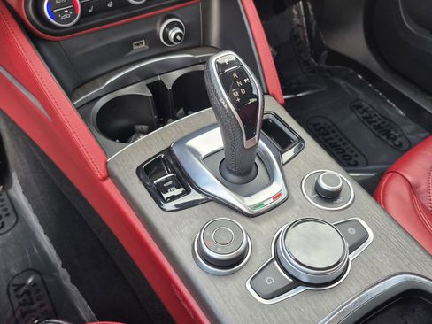 Used 2020 Alfa Romeo Stelvio Ti w/ Nero Edizione AWD/4WD image 29