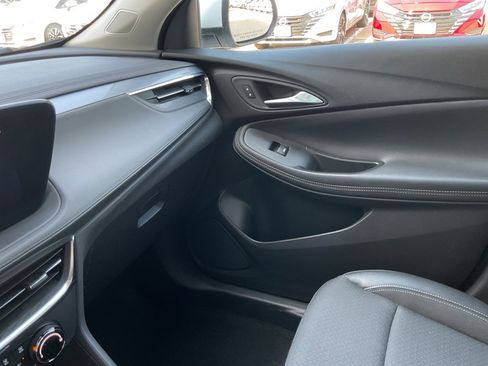 Used 2025 Buick Encore GX Preferred image 36