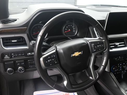 Used 2021 Chevrolet Suburban Premier w/ Premium Package image 21