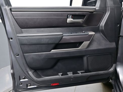 Used 2022 Toyota Tundra SR5 w/ SR5 Convenience Package image 9