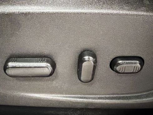 Used 2018 Ford Escape SE w/ SE Sport Appearance Package image 17