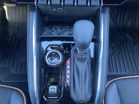 New 2026 GMC Canyon AT4 image 28