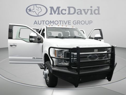 Used 2019 Ford F350 XLT w/ XLT Premium Package AWD/4WD image 43
