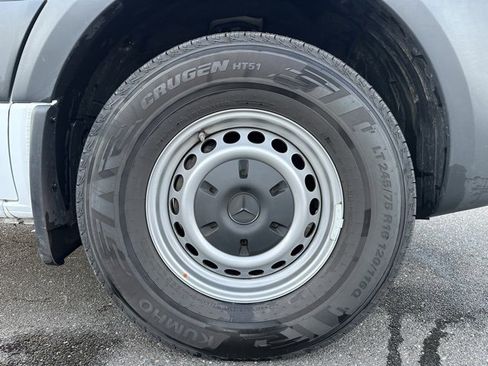 Used 2025 Mercedes-Benz Sprinter 2500 image 10