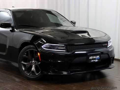 Used 2019 Dodge Charger GT image 2