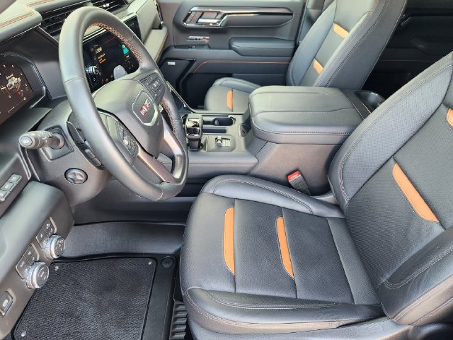 Used 2026 GMC Sierra 1500 AT4 w/ AT4 Premium Package AWD/4WD image 4
