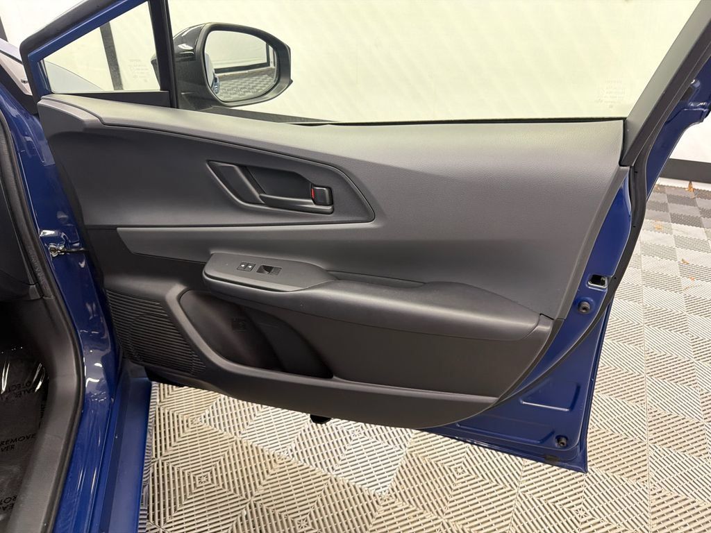 Used 2024 Toyota Prius LE FWD image 14