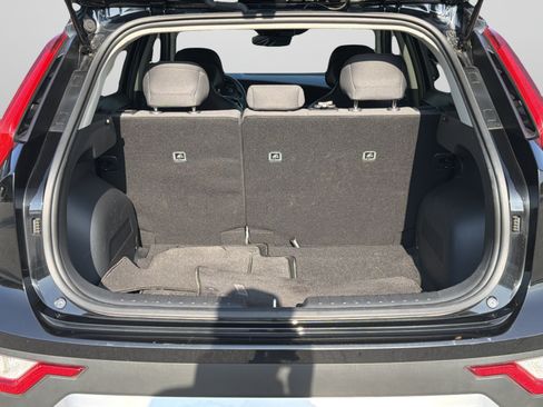 Certified 2025 Kia Niro LX FWD image 28