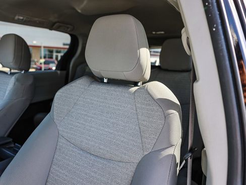 Certified 2024 Toyota Sienna LE image 15