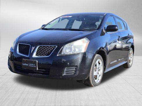 Used 2010 Pontiac Vibe w/ Preferred Package image 3