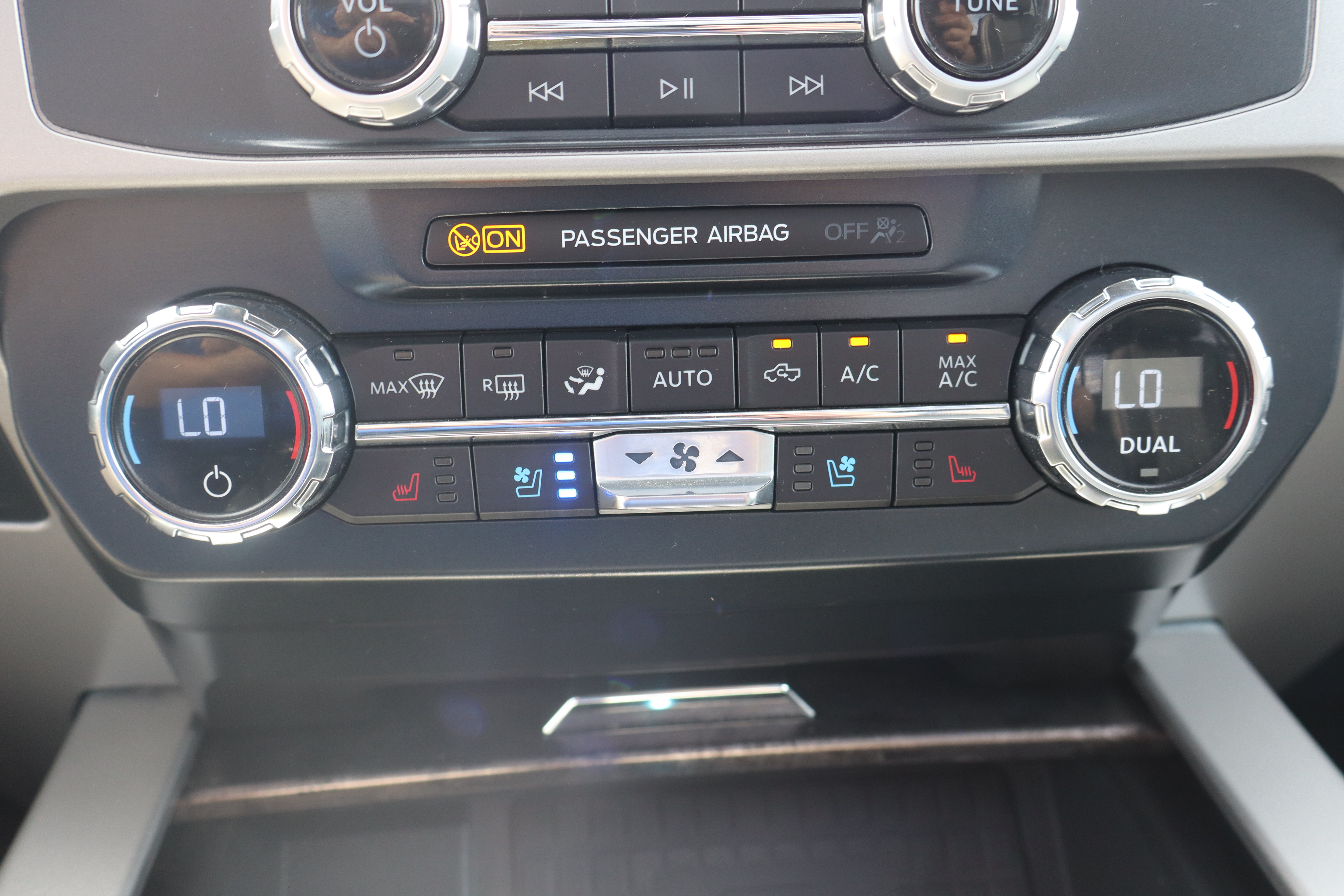 Used 2022 Ford F350 Lariat w/ Lariat Ultimate Package AWD/4WD image 21