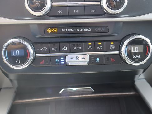 Used 2022 Ford F350 Lariat w/ Lariat Ultimate Package AWD/4WD image 21