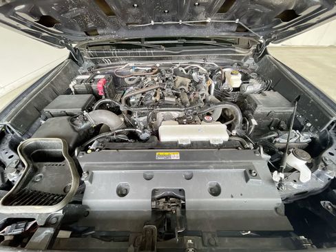 Used 2024 Toyota Tacoma TRD Sport AWD/4WD image 25