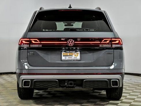 Certified 2025 Volkswagen Atlas Peak Edition SE image 6