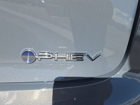 New 2026 Toyota Prius Plug-In Hybrid FWD image 9