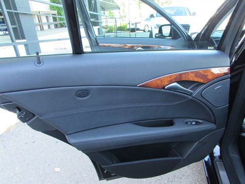 Used 2009 Mercedes-Benz E 350 4MATIC Sedan image 16