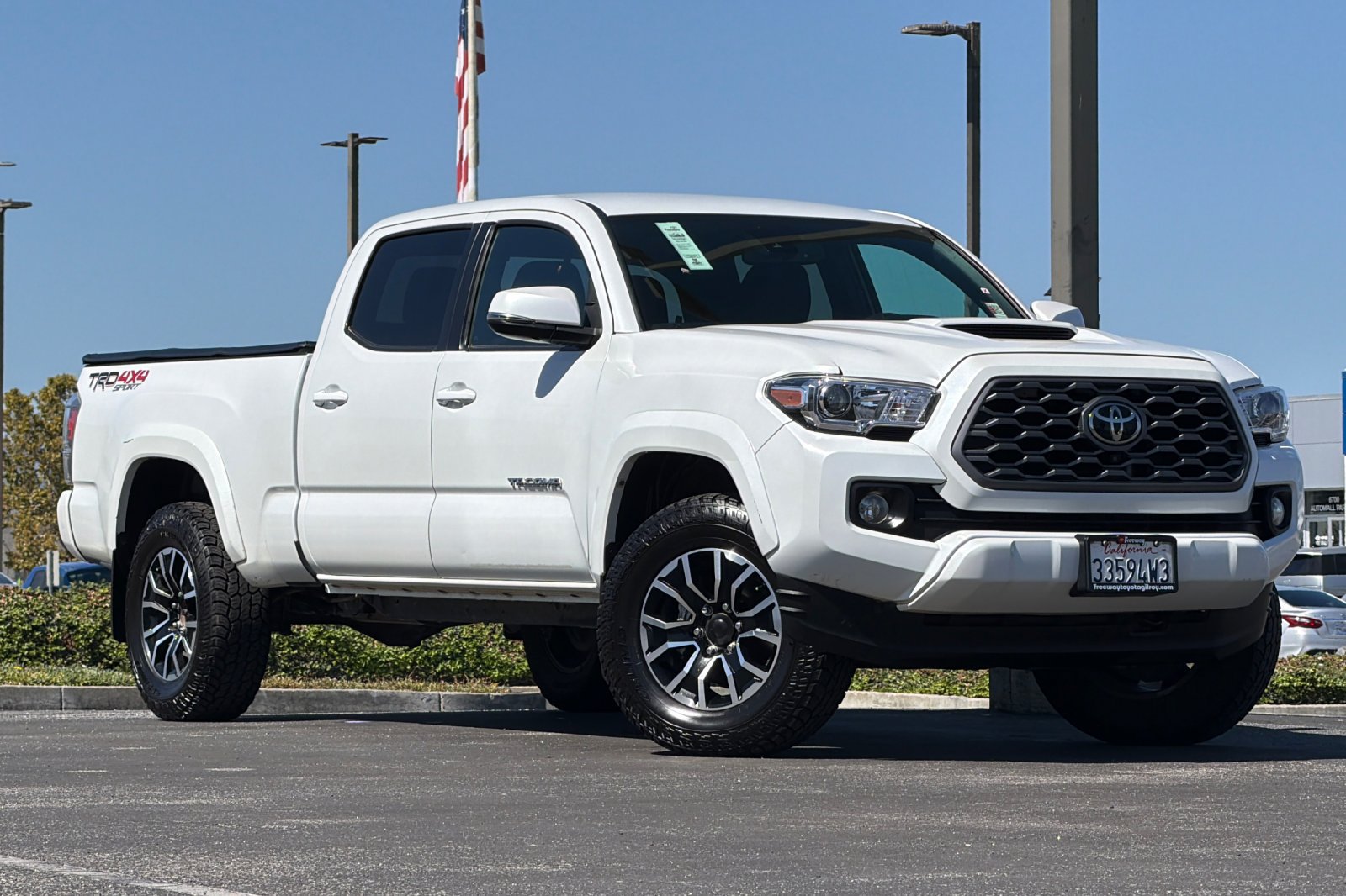 Used 2023 Toyota Tacoma TRD Sport w/ Advanced Technology Package AWD/4WD image 2