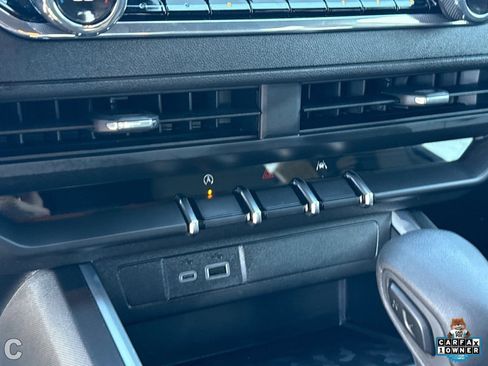 Certified 2025 Chevrolet Colorado Trail Boss w/ LPO, Tailgate Decal Package image 21