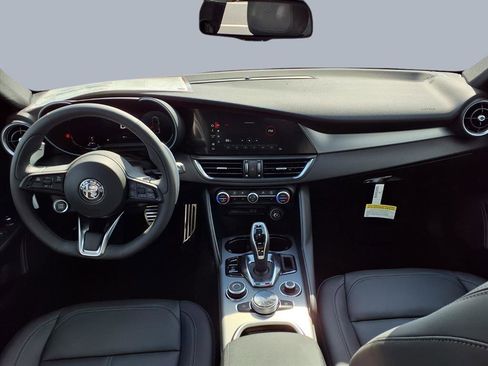 New 2025 Alfa Romeo Giulia image 11