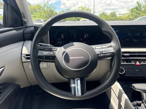 Used 2025 Hyundai Tucson SEL FWD image 19