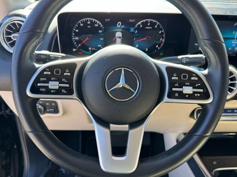 Certified 2020 Mercedes-Benz GLB 250 image 27