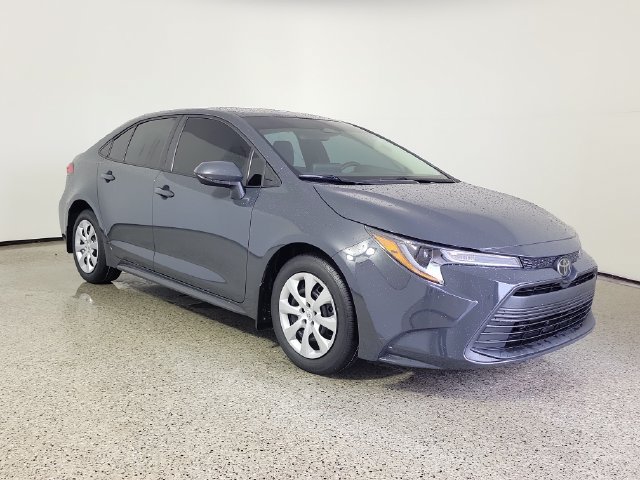 Used 2025 Toyota Corolla LE FWD image 4