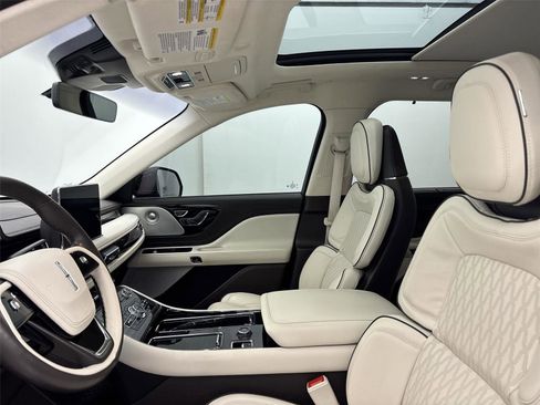 Used 2023 Lincoln Aviator Black Label w/ Dynamic Handling Package image 24